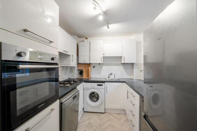 1 bed Flat for sale Image 4
