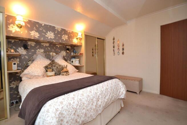 2 bed Chalet for sale Image 12
