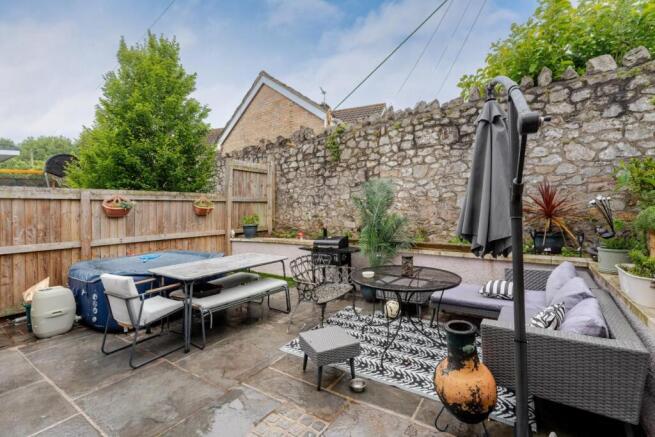 7 - rear garden.jpeg