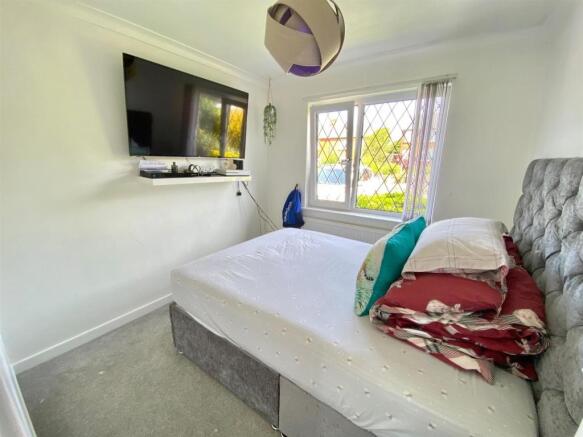 second bedroom.jpg