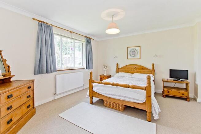 bed1.jpg