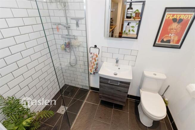 Bathroom (1).jpg