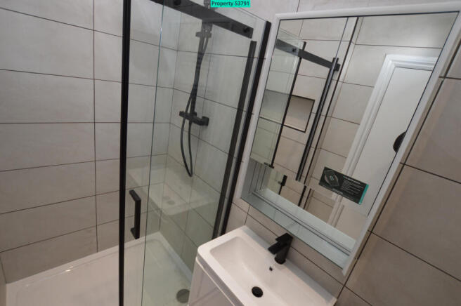 2 bed Ground Flat to rent Image 5