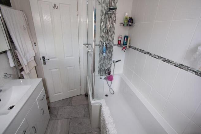 Family Bathroo...