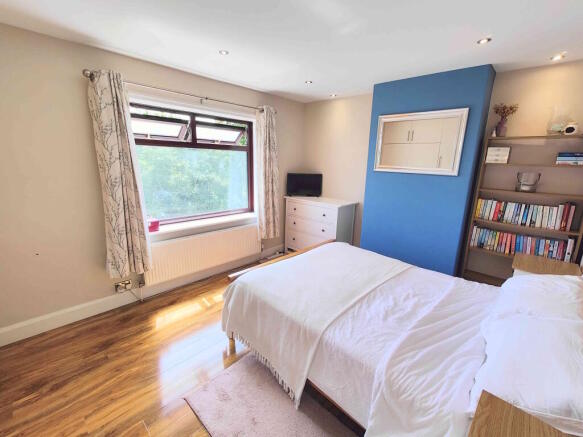 2 bed Terraced for sale Image 11