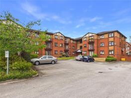 33, 30 Sunnyside Court, Avondale Road, Southport PR9 0NU