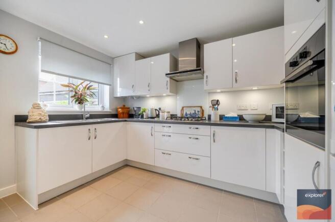 Murano Drive, Chineham, RG24 photo 4