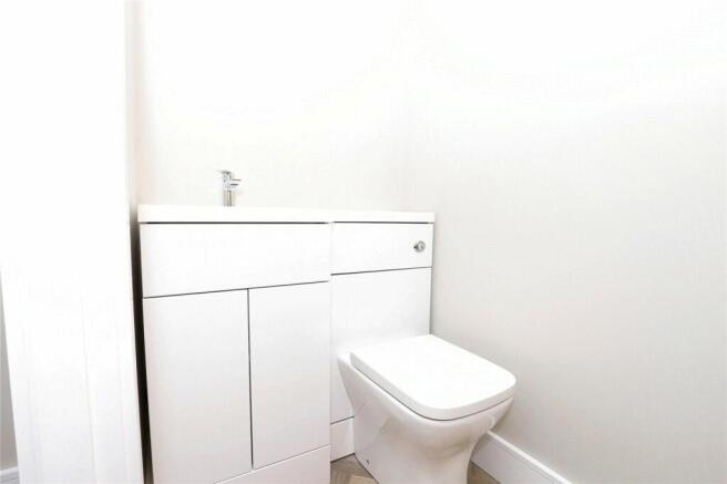 4 bed Detached for sale Image 7