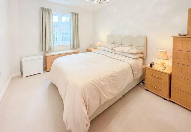 2 bed Apartment for sale Image 10
