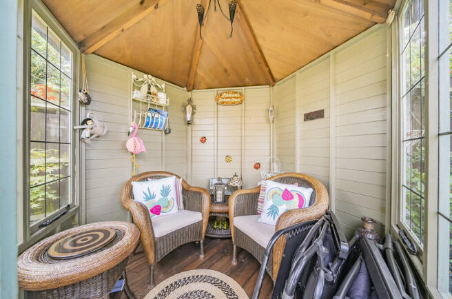 GARDEN ROOM
