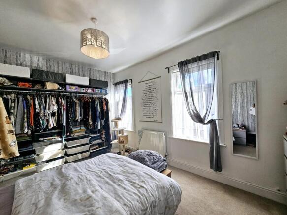 3 bed Terraced for sale Image 9