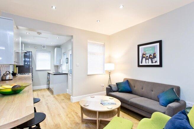 4 bed House Share to rent Image 4
