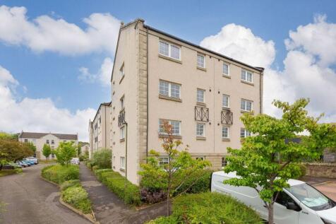 8/4 Grandfield, Trinity, Edinburgh, EH6 4TJ