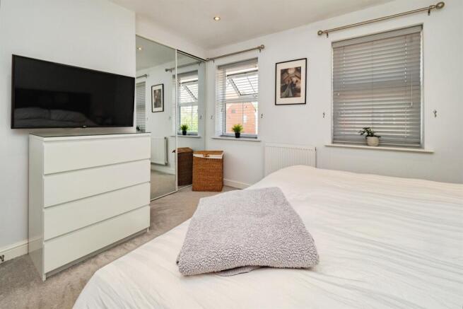 3 bed Semi-Detached for sale Image 10