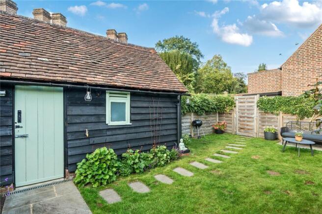 Wyatts Almshouses, Godalming, Surrey, GU7 photo 4