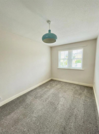 3 bed Semi-Detached to rent Image 8