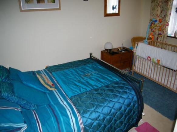 BEDROOM 2