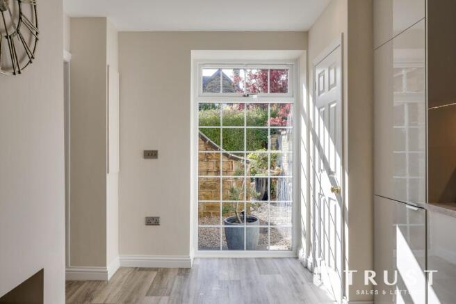 2 bed Semi-Detached for sale Image 8