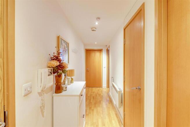 81 Hudson Gardens_2.jpg