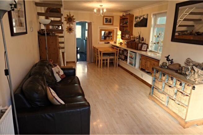 Lounge/Dining Room