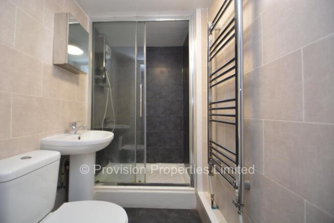 5 bed Terraced to rent Image 7