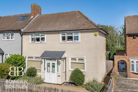 Hood Walk, Romford, RM7