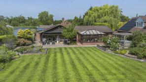 Turley Lodge, Perry Hill, Guildford GU3 3RY