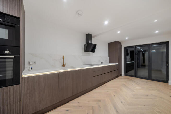 1418576-19-699758...