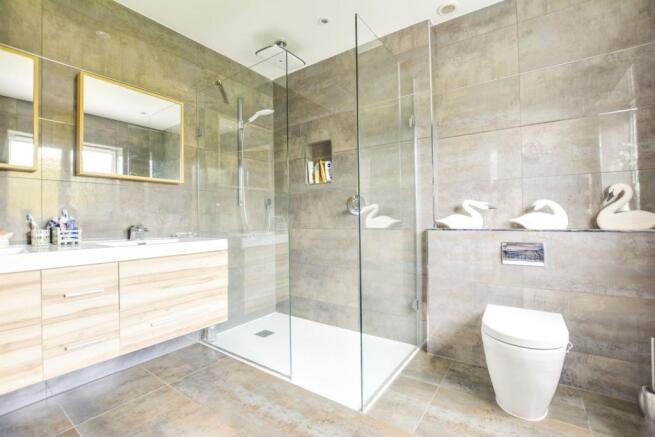 Master En-suite