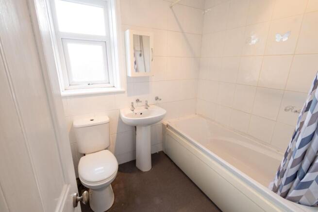 2 bed Terraced to rent Image 7