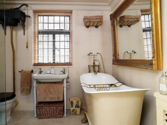 Abbey View Bathroom.jpg