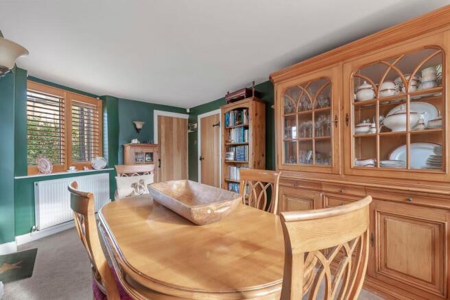 4 bed Semi-Detached for sale Image 11
