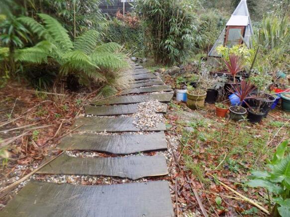 Walkway to Front