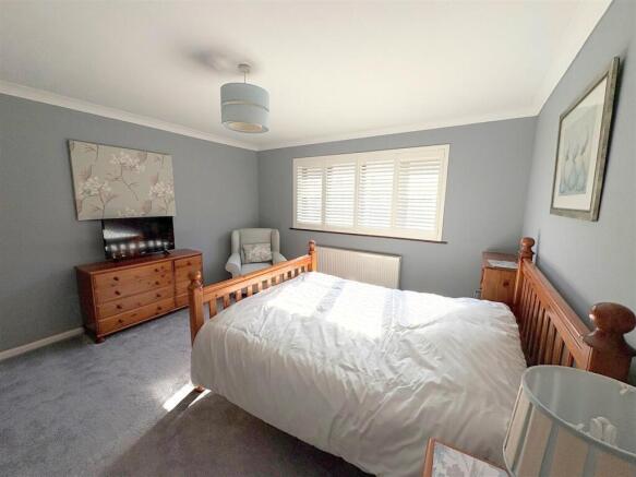 Bedroom 1a.jpg