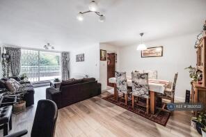 2, 51 Lorne Court, Putney Hill, London SW15 6RX