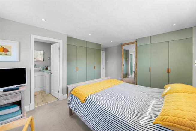 3 bed Detached for sale Image 12