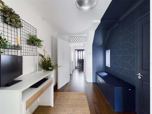 Hallway 2.jpg