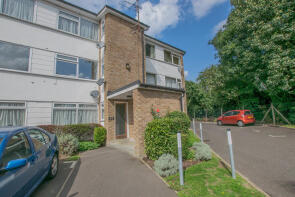 32, Hadleigh Court, Broxbourne EN10 6PS