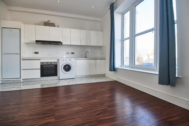 Kitchen / Lounge / Diner photo 3