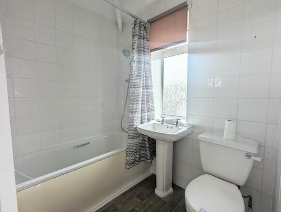 3 bed Semi-Detached to rent Image 10