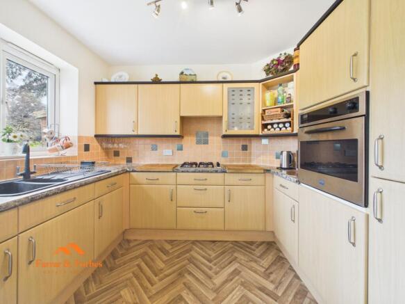 3 bed Semi-Detached for sale Image 9