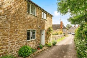 2, Marquis Of Lorne Cottages, The Square, Bridport DT6 3SY
