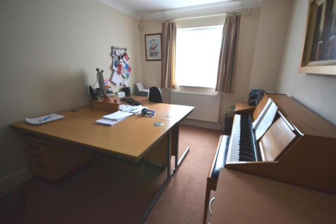 BEDROOM 4 / STUDY