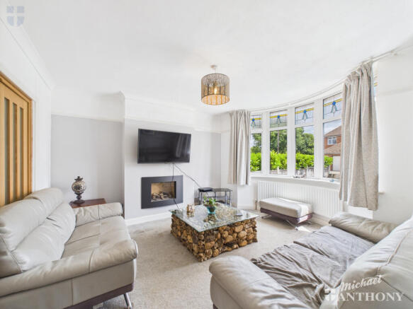 CAM03218G0-PR0709-STILL001