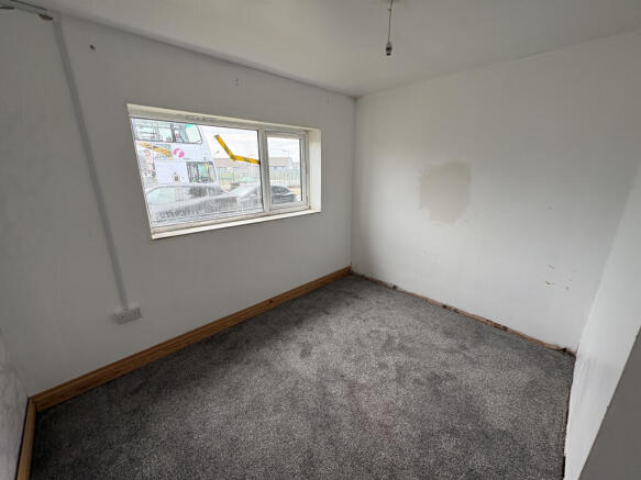 129 Longview Road, Clase, Swansea, South Wales SA6 7HP photo 5
