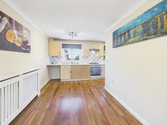 4 bed Town House for sale Image 11