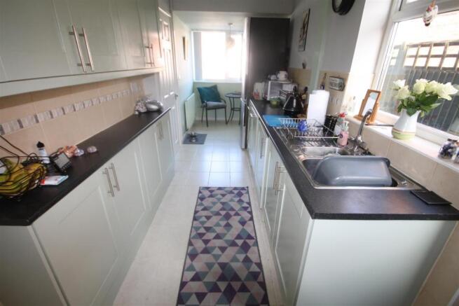 KITCHEN/ BREAKFAST ROOM
