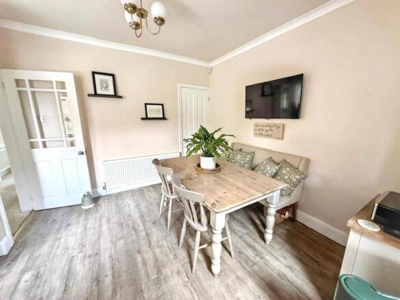 3 bed Semi-Detached for sale Image 8