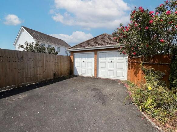 55 Marine Drive, Barry CF62 6QP photo 4