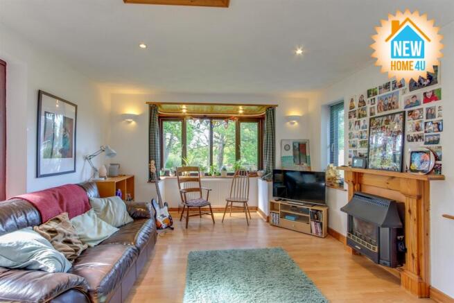 SITTING ROOM: